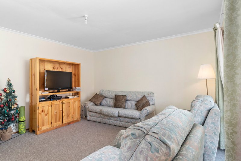 Photo - 1 & 2/25 Hambidge Crescent, Gilmore ACT 2905 - Image 3