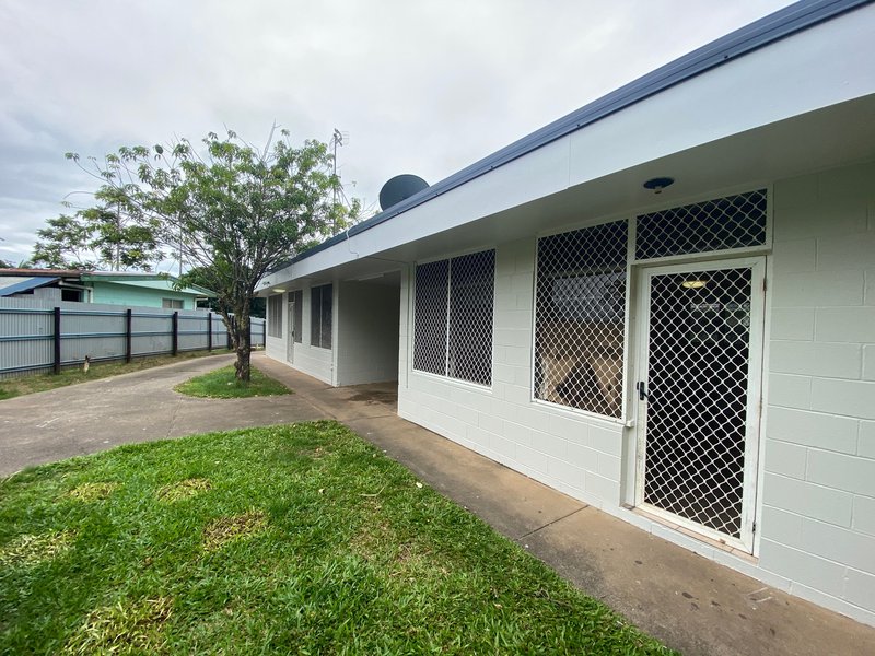 1 & 2/27 Sandown Close, Woree QLD 4868