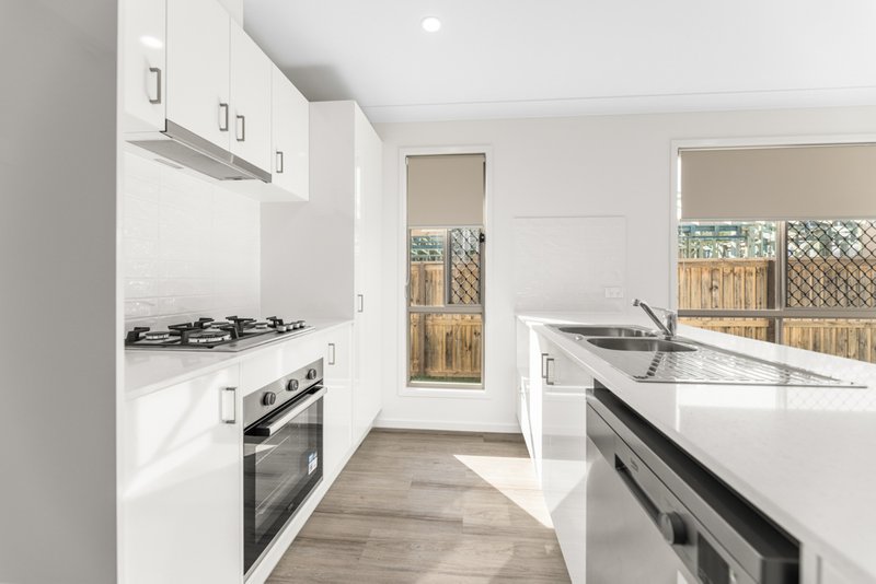 Photo - 1 & 2/27 Vincent Crescent, Caboolture QLD 4510 - Image 3