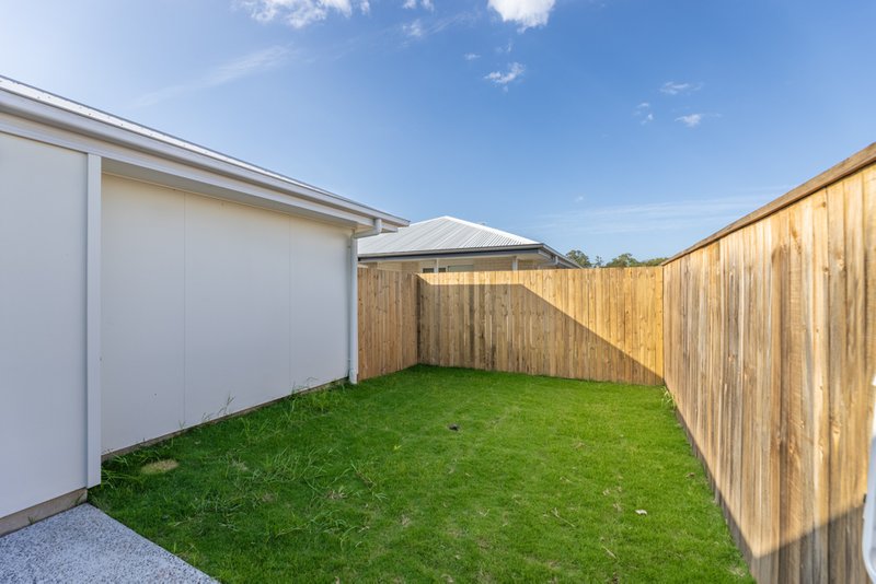 Photo - 1 & 2/27 Vincent Crescent, Caboolture QLD 4510 - Image 22