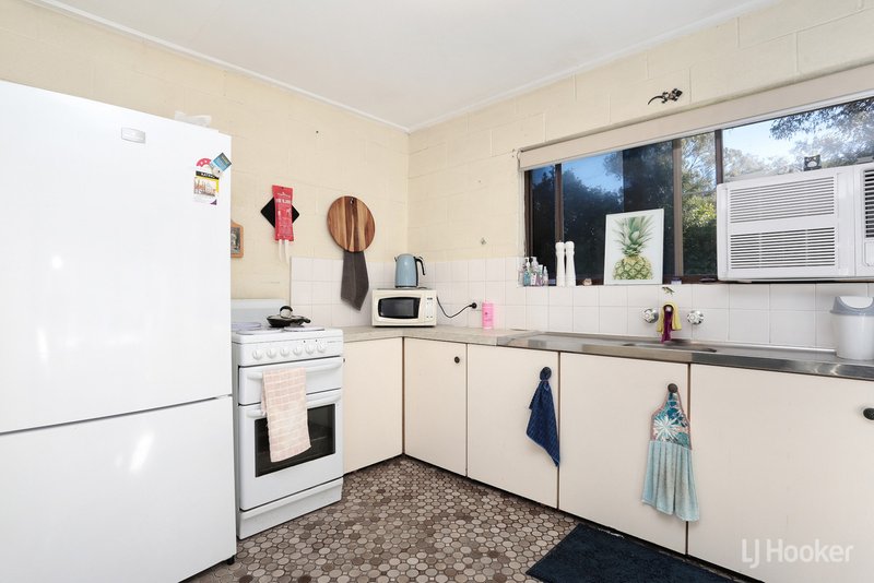 Photo - 1 & 2/29 Gidya Avenue, Bongaree QLD 4507 - Image 10