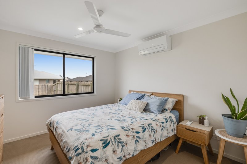 Photo - 1 & 2/29 Myrtleford Crescent, Cambooya QLD 4358 - Image 5