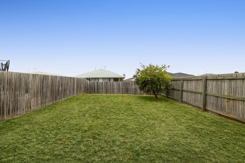 Photo - 1 & 2/29 Myrtleford Crescent, Cambooya QLD 4358 - Image 17