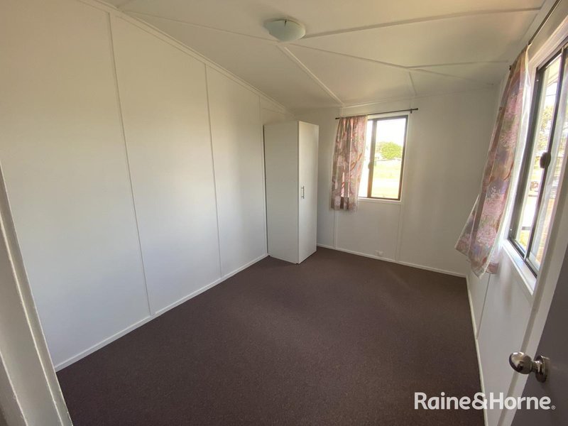 Photo - 1 & 2/3 Railway Terrace, Kingaroy QLD 4610 - Image 7