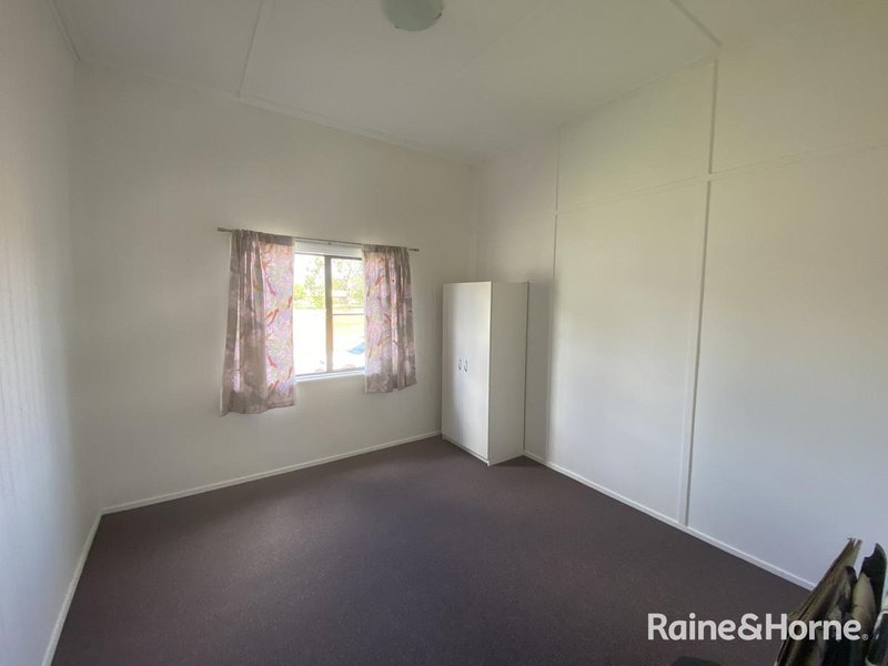 Photo - 1 & 2/3 Railway Terrace, Kingaroy QLD 4610 - Image 5