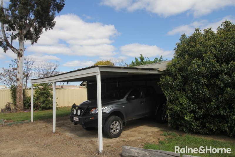 Photo - 1 & 2/3 Railway Terrace, Kingaroy QLD 4610 - Image 11