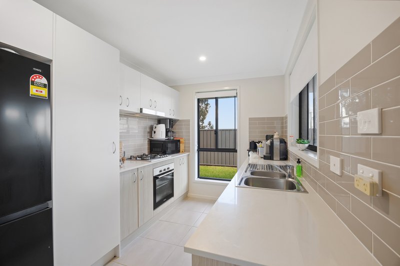 Photo - 1 & 2/30 Corymbia Circuit, Heddon Greta NSW 2321 - Image 5