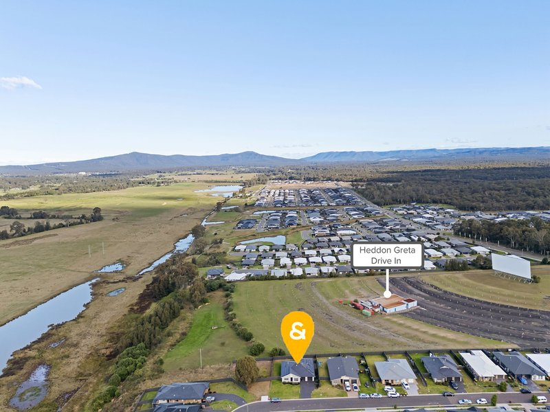 Photo - 1 & 2/30 Corymbia Circuit, Heddon Greta NSW 2321 - Image 20
