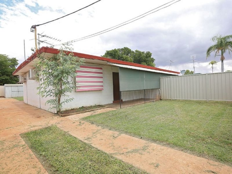 Photo - 1 & 2/39 Banks Crescent, Mount Isa QLD 4825 - Image