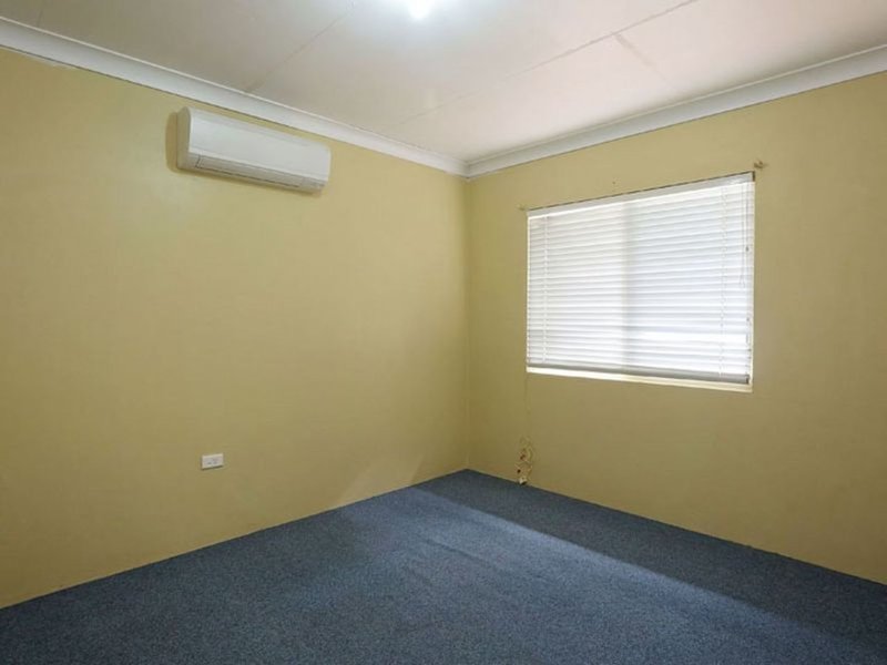 Photo - 1 & 2/39 Banks Crescent, Mount Isa QLD 4825 - Image 4