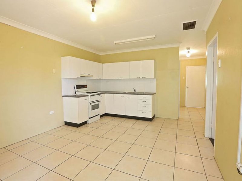 Photo - 1 & 2/39 Banks Crescent, Mount Isa QLD 4825 - Image 8