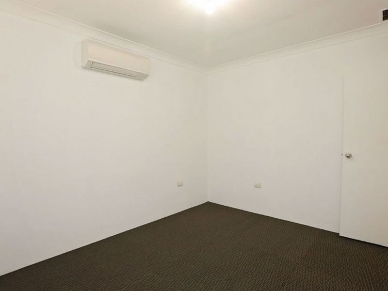 Photo - 1 & 2/39 Banks Crescent, Mount Isa QLD 4825 - Image 10