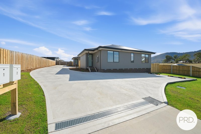 Photo - 1 & 2/4 Buddon Road, New Norfolk TAS 7140 - Image 1