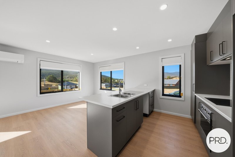 Photo - 1 & 2/4 Buddon Road, New Norfolk TAS 7140 - Image 5