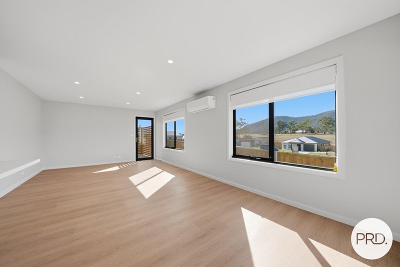 Photo - 1 & 2/4 Buddon Road, New Norfolk TAS 7140 - Image 6