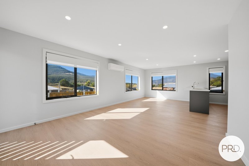 Photo - 1 & 2/4 Buddon Road, New Norfolk TAS 7140 - Image 7