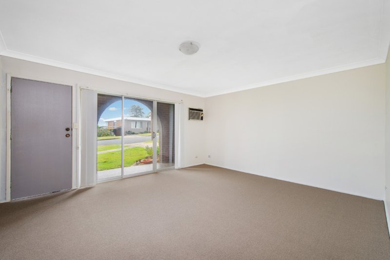 Photo - 1 & 2/4 Mermaid Crescent, Port Macquarie NSW 2444 - Image 5