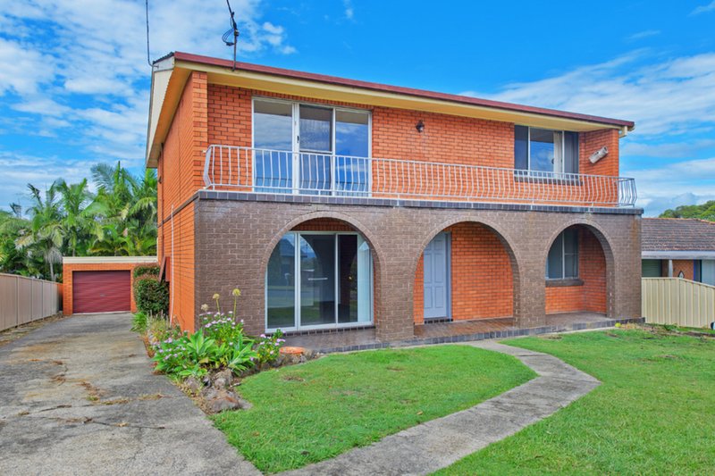 Photo - 1 & 2/4 Mermaid Crescent, Port Macquarie NSW 2444 - Image 11