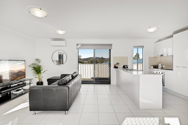 Photo - 1 & 2/4 Minnett Street, Glenvale QLD 4350 - Image 2
