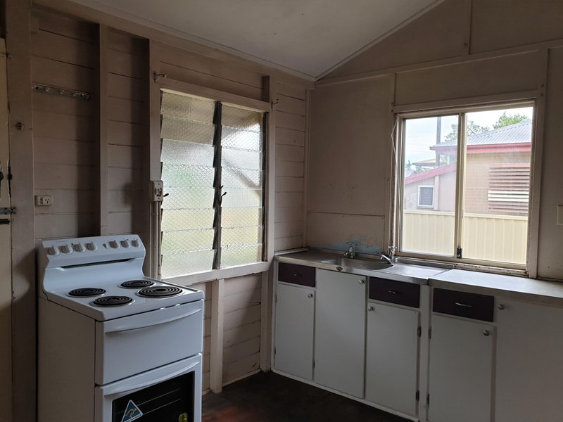 Photo - 1-2/47 Wickham Street, Ayr QLD 4807 - Image 4