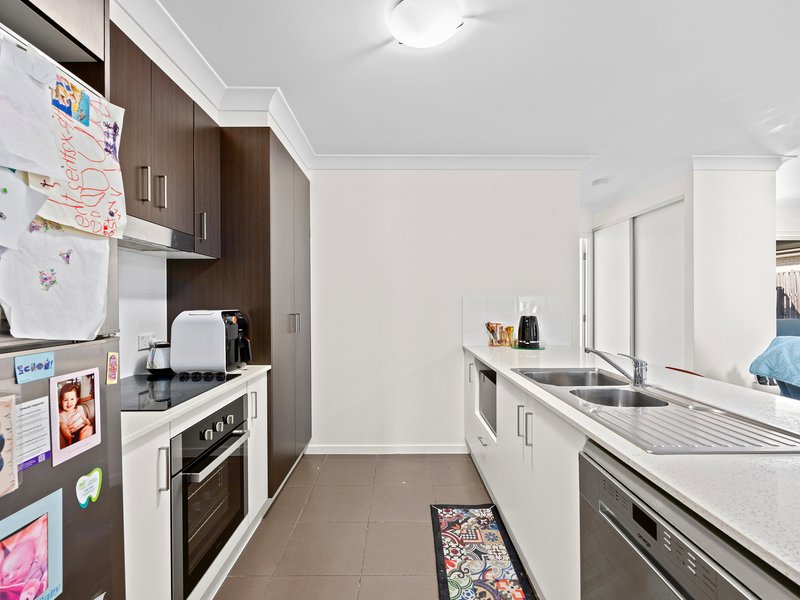 Photo - 1 & 2/5 Melville Drive, Brassall QLD 4305 - Image 7