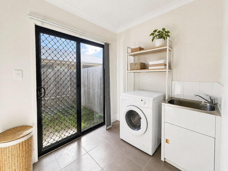 Photo - 1 & 2/51 South Quarter Drive, Loganlea QLD 4131 - Image 8