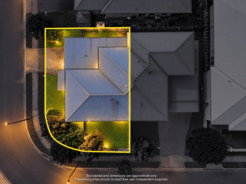 Photo - 1 & 2/51 South Quarter Drive, Loganlea QLD 4131 - Image 14