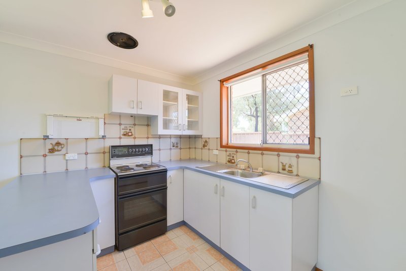 Photo - 1 & 2/6 Belah Close, Tamworth NSW 2340 - Image 7