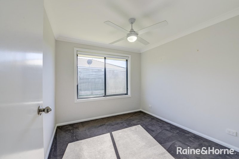 Photo - 1 &2/6 Cliffdale Place, Kootingal NSW 2352 - Image 7