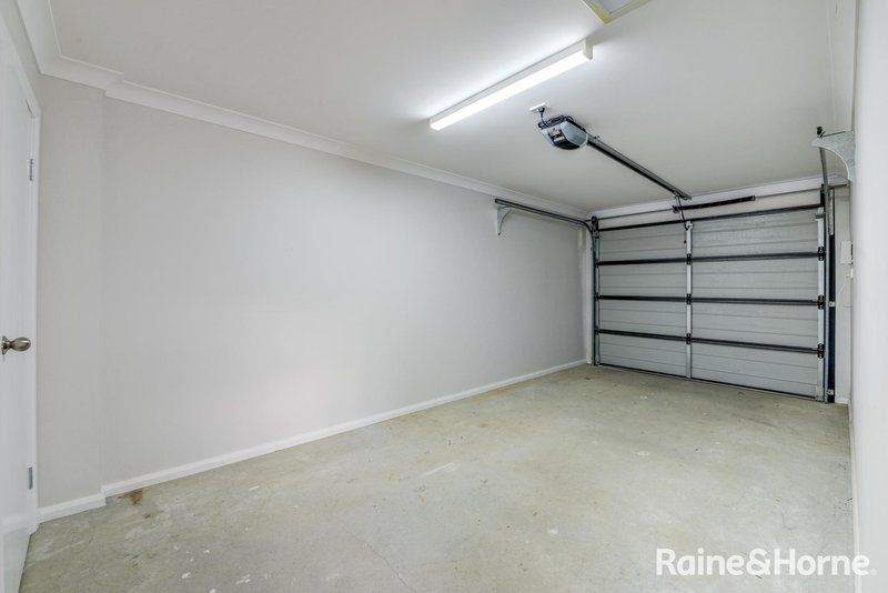 Photo - 1 &2/6 Cliffdale Place, Kootingal NSW 2352 - Image 9