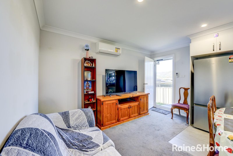 Photo - 1 &2/6 Cliffdale Place, Kootingal NSW 2352 - Image 13