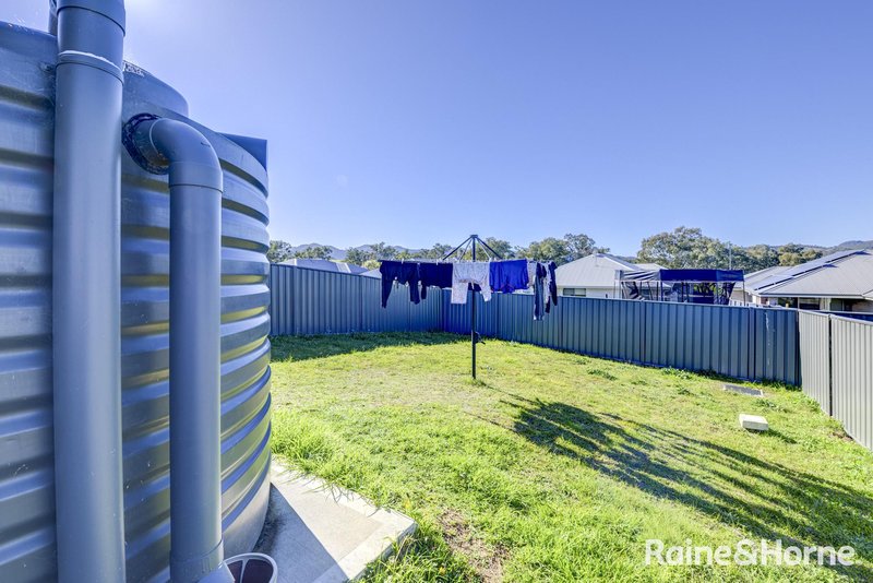 Photo - 1 &2/6 Cliffdale Place, Kootingal NSW 2352 - Image 18