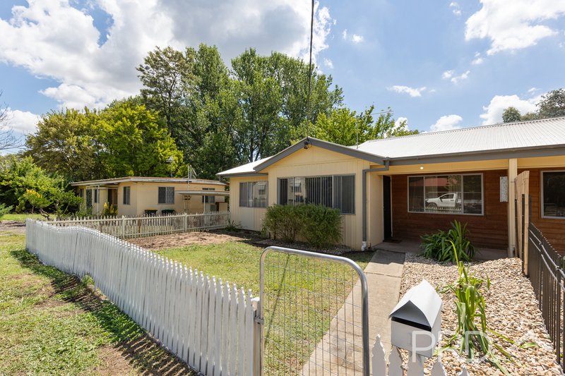 Photo - 1-2/7 Macquarie Street, Tumut NSW 2720 - Image 11