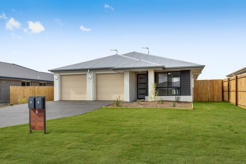 Photo - 1 & 2/7 Myrtleford Crescent, Cambooya QLD 4358 - Image 1