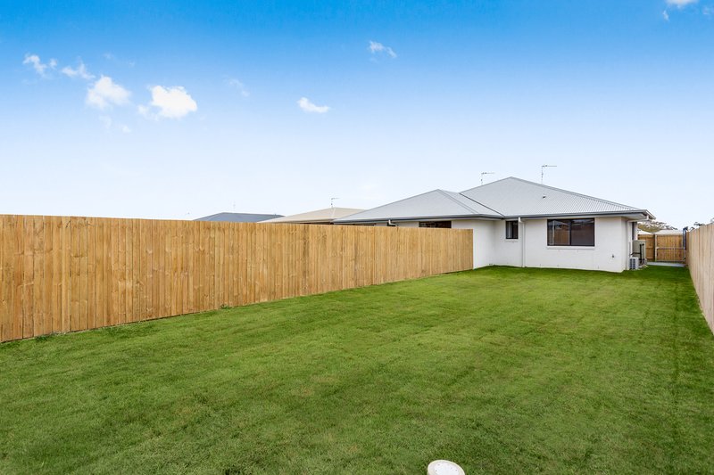 Photo - 1 & 2/7 Myrtleford Crescent, Cambooya QLD 4358 - Image 12