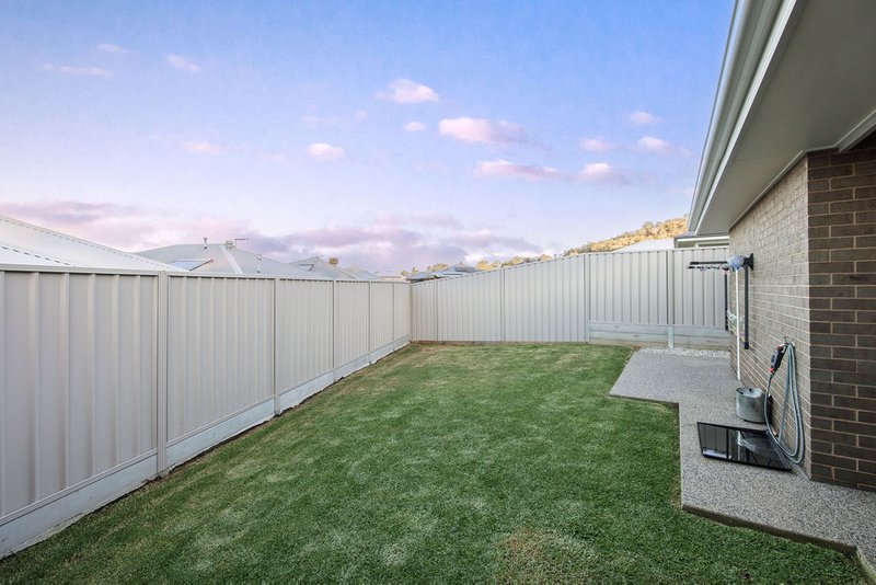 Photo - 1 & 2/74 Westacott Crescent, Baranduda VIC 3691 - Image 12