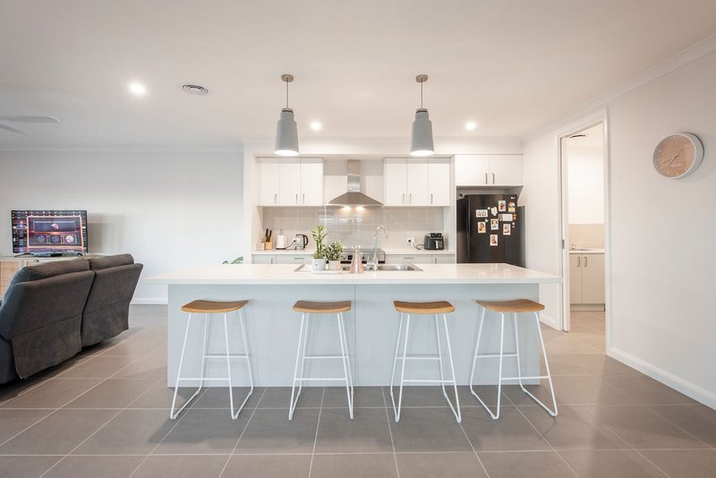 Photo - 1 & 2/74 Westacott Crescent, Baranduda VIC 3691 - Image 18