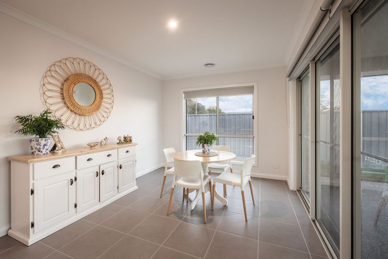 Photo - 1 & 2/74 Westacott Crescent, Baranduda VIC 3691 - Image 21