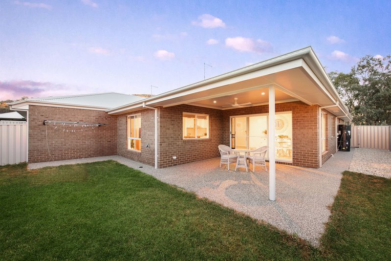 Photo - 1 & 2/74 Westacott Crescent, Baranduda VIC 3691 - Image 23
