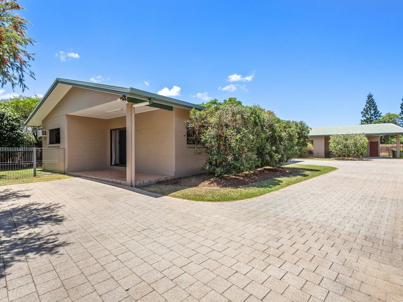 1 & 2/8 Kangaroo Street, Bentley Park QLD 4869