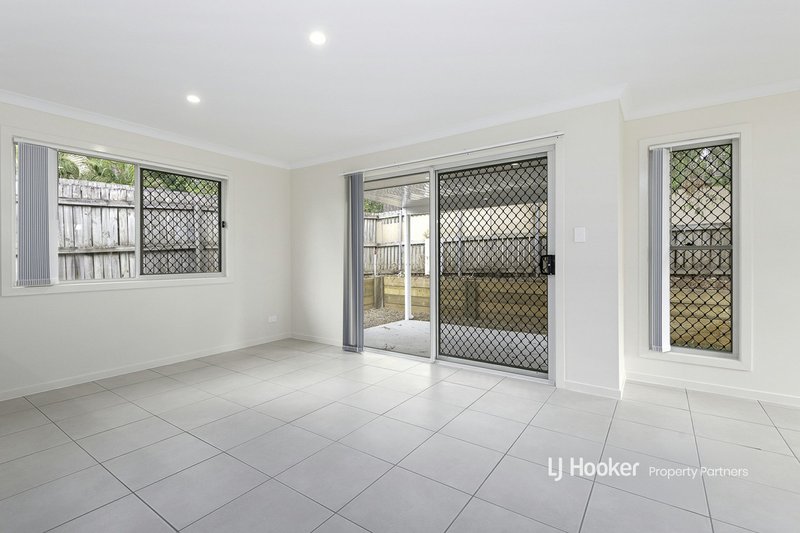 Photo - 1 & 2/81A Second Avenue, Marsden QLD 4132 - Image 4