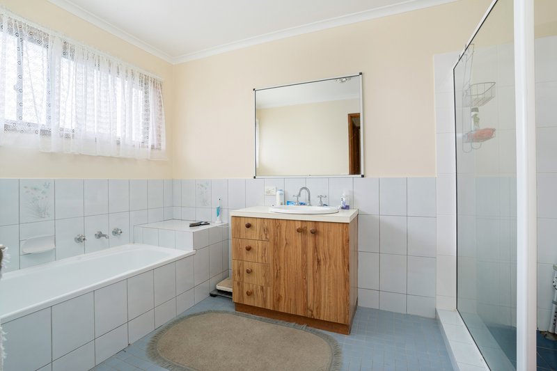 Photo - 1 & 2/9 Brent Court, Lavington NSW 2641 - Image 7