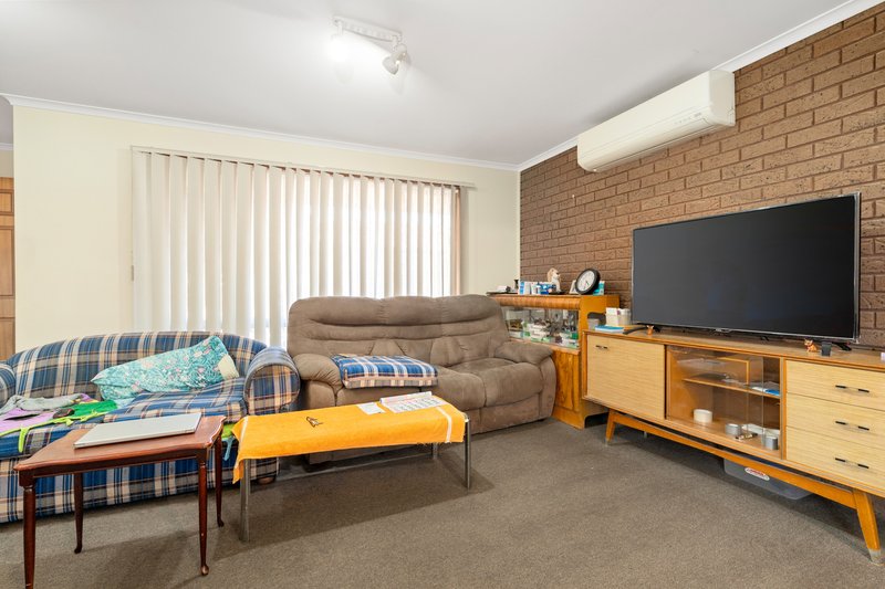 Photo - 1 & 2/9 Brent Court, Lavington NSW 2641 - Image 11