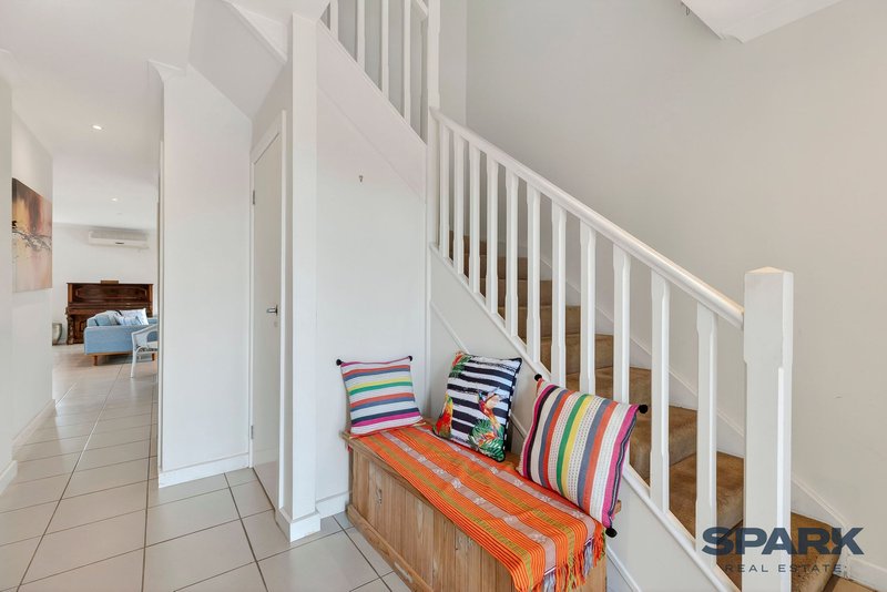 Photo - 1 & 2/9 Hope Court, Delahey VIC 3037 - Image 3