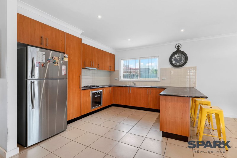 Photo - 1 & 2/9 Hope Court, Delahey VIC 3037 - Image 4