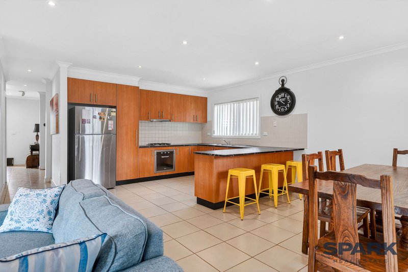 Photo - 1 & 2/9 Hope Court, Delahey VIC 3037 - Image 5