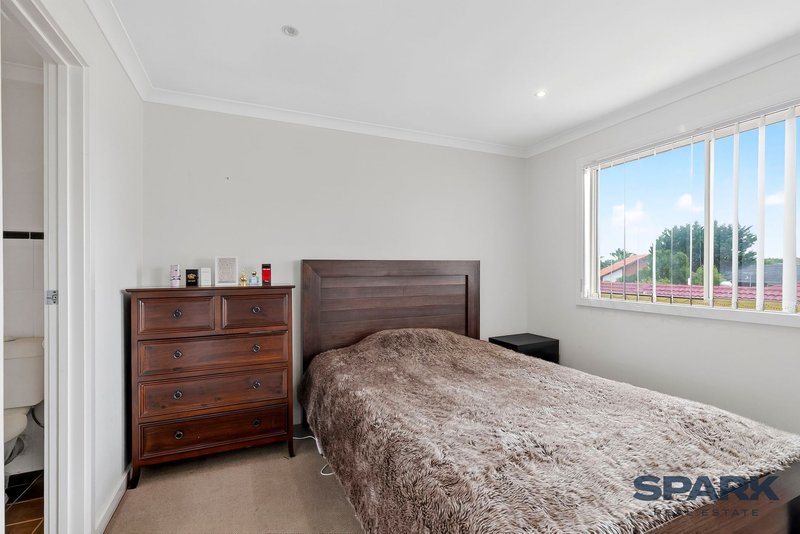 Photo - 1 & 2/9 Hope Court, Delahey VIC 3037 - Image 8