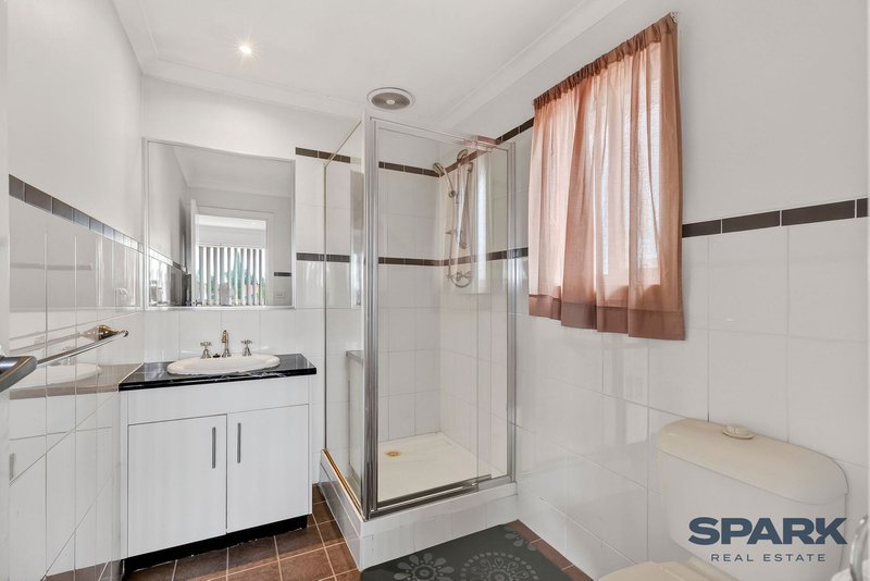 Photo - 1 & 2/9 Hope Court, Delahey VIC 3037 - Image 9