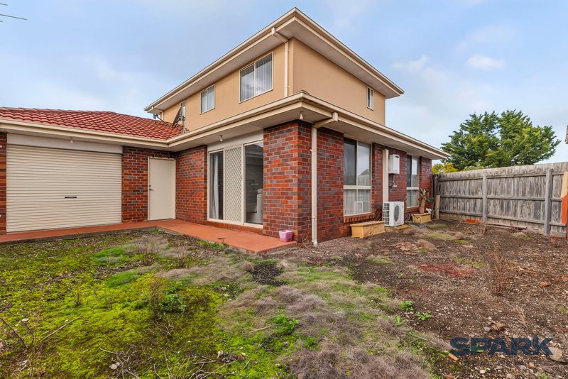 Photo - 1 & 2/9 Hope Court, Delahey VIC 3037 - Image 13