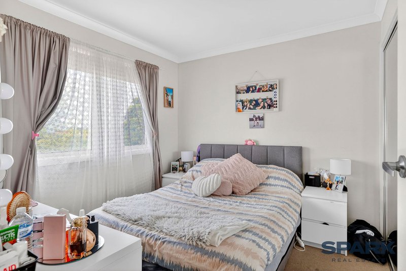 Photo - 1 & 2/9 Hope Court, Delahey VIC 3037 - Image 24